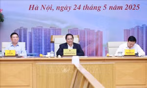 Thủ tướng Phạm Minh Chính: Triển khai ngay giải pháp để giảm chênh lệch giá vàng trong nước và quốc tế