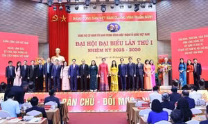 Khơi dậy tinh thần yêu nước, khát vọng phát triển đất nước phồn vinh, hạnh phúc