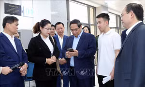 Giảm bớt thủ tục hành chính rườm rà, mục tiêu cuối cùng là phục vụ nhân dân
