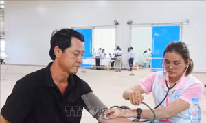 Chung tay chăm lo sức khoẻ, đời sống cho người lao động ở Đông Bắc Campuchia