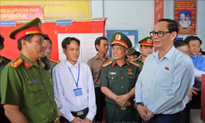 Kiểm tra công tác chuẩn bị bầu cử tại Đất Mũi