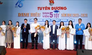 Những gương sáng về học tập, tình nguyện vì cộng đồng