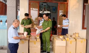 Kiểm tra cơ sở sản xuất kem trộn ‘3 không’ bán 500 đơn mỗi ngày