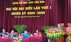 Ủy viên Bộ Chính trị Nguyễn Xuân Thắng: Vân Đồn cần triển khai chính quyền số toàn diện