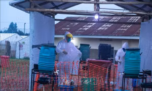 Uganda dỡ bỏ phong tỏa tại 2 quận từng là tâm điểm dịch Ebola