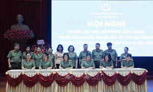 Ký kết giao ước thi đua lan tỏa hình ảnh đẹp của nữ chiến sĩ Công an nhân dân