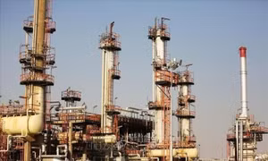 Iran cắt giảm sản lượng dầu do phong tỏa và nguy cơ tái diễn chiến sự