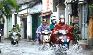 Trưởng ban Chỉ đạo Phòng thủ dân sự Quốc gia chỉ đạo ứng phó với mưa, lũ lớn
