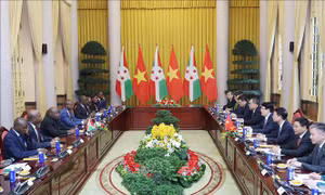 Chủ tịch nước Lương Cường hội đàm với Tổng thống Burundi