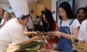 Sắc Đoan Ngọ nồng đượm - Hương Quảng Tây tỏa ngát