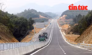 Kinh tế 6 tháng: Triển khai hàng loạt dự án trọng điểm cả 5 lĩnh vực giao thông