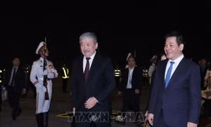 Thủ tướng Cộng hòa Kyrgyzstan Adylbek Kasymaliev đến Hà Nội, bắt đầu thăm chính thức Việt Nam
