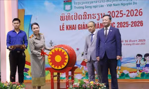 Trường song ngữ Lào - Việt Nam Nguyễn Du khai giảng năm học mới