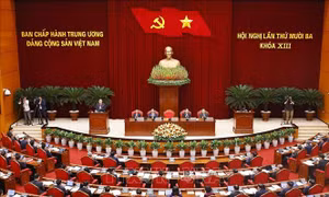 Thông cáo báo chí về ngày làm việc thứ hai Hội nghị Trung ương 13 khóa XIII