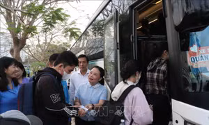 Chuyến xe Công đoàn đưa người lao động về quê đón Tết