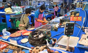 Hàn Quốc khuyến cáo tránh ăn hải sản sống vì vi khuẩn ‘ăn thịt người’