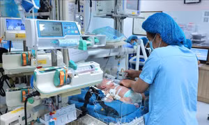 Ngày Thầy thuốc Việt Nam 27/2: Nơi giành giật sự sống cho trẻ sơ sinh