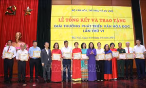 Tôn vinh những đóng góp không ngừng để phát triển văn hóa đọc