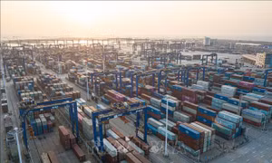 Thặng dư kỷ lục của Trung Quốc năm 2025 có thể kích hoạt xu hướng bảo hộ thương mại toàn cầu