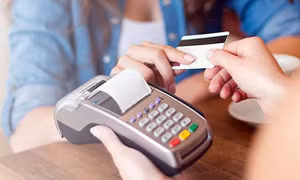 Vạ lây vì 'làn sóng' hủy thẻ tín dụng sau vụ nợ 8,5 triệu thành 8,8 tỷ đồng tại Eximbank