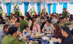 Bữa cơm tất niên sum vầy bên gia đình các phạm nhân