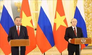 Tổng Bí thư, Chủ tịch nước Tô Lâm dự khai trương Phòng xét nghiệm mới của Trung tâm Nhiệt đới Việt - Nga
