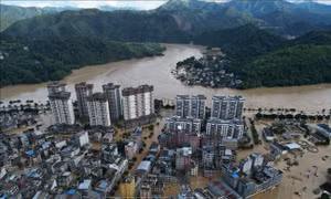 Trung Quốc kích hoạt ứng phó lũ lụt tại 5 tỉnh