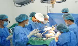 Lần đầu tiên Bệnh viện Chợ Rẫy thực hiện thành công ghép phổi từ nguồn tạng hiến