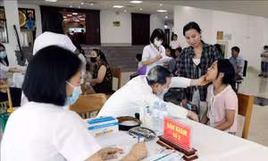 Chương trình 'Thắp sáng nụ cười' mang hy vọng cho 125 trẻ em
