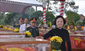 Truy điệu và an táng 80 hài cốt liệt sĩ quân tình nguyện và chuyên gia Việt Nam hy sinh tại Lào