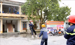 Trang bị kỹ năng phòng cháy, chữa cháy và cứu nạn, cứu hộ cho đoàn viên, thanh niên