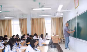 Bộ Giáo dục và Đào tạo 'tuýt còi' các trường tuyển sinh sử dụng 'tổ hợp lạ'