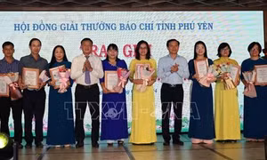 Góp phần tạo sự đồng thuận, phát triển kinh tế - xã hội