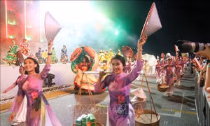 Việt Nam gây ấn tượng sâu sắc tại lễ hội văn hóa Chingay Parade 2025 ở Singapore