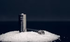 Mỹ phát triển pin từ muối ăn