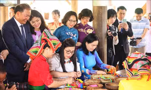 Phu nhân Lê Thị Bích Trân gặp Phu nhân Ishiba Yoshiko