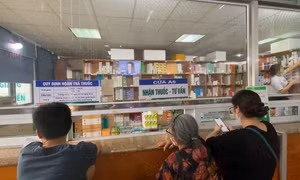 Bộ Y tế yêu cầu tuyệt đối không để xảy ra khan hiếm, thiếu thuốc phục vụ khám, chữa bệnh