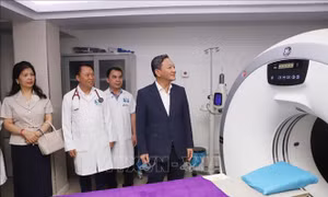 Thầy thuốc Việt Nam tại Lào - cầu nối thắt chặt tình đoàn kết hai nước