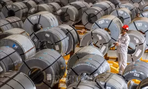 Giá nhôm hướng tới tháng tăng mạnh nhất trong gần 2 năm