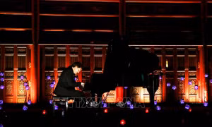 Thăng hoa cùng các tác phẩm piano thính phòng kinh điển của Steve Barakatt