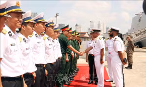 Biên đội tàu Hải quân Ấn Độ thăm hữu nghị TP Hồ Chí Minh
