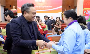 Chăm lo Tết cho người có công, người lao động khó khăn trên cả nước