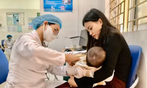 Hà Nội phấn đấu 95% trẻ được tiêm 1 mũi vaccine phòng bệnh sởi