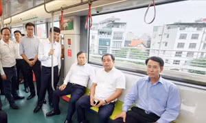 Bí thư Thành ủy Hà Nội kiểm tra vận hành Metro Nhổn - Ga Hà Nội