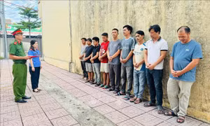 Khởi tố các đối tượng trong đường dây cá độ bóng đá trực tuyến hơn 200 tỷ đồng
