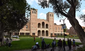 Bộ Tư pháp Mỹ kiện Đại học California vì làm ngơ trước nạn bài Do Thái