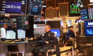Nasdaq và Dow Jones giảm hơn 10% sau diễn biến mới ở Trung Đông