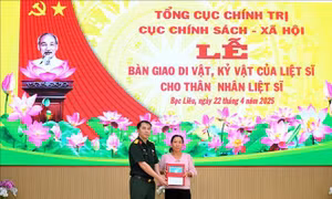 Bàn giao di vật, kỷ vật của liệt sĩ cho thân nhân liệt sĩ