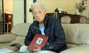 Cuốn Nhật ký phóng viên chiến trường trở về từ 'phía bên kia'