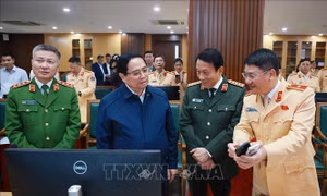 Thủ tướng kiểm tra công tác ứng trực đảm bảo trật tự an toàn, an ninh